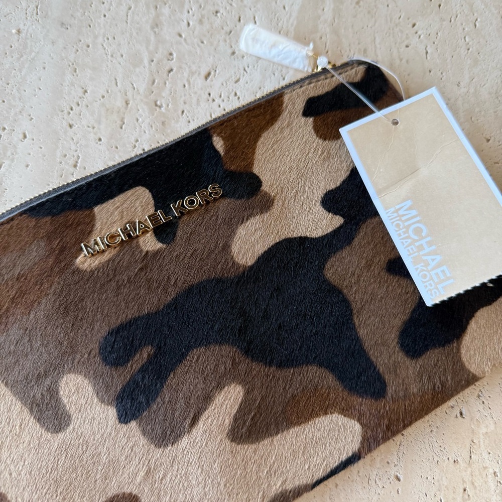 NWT Michael Kors Bedford large zip clutch wristlet calf hair Camouflage - Picture 2 of 6